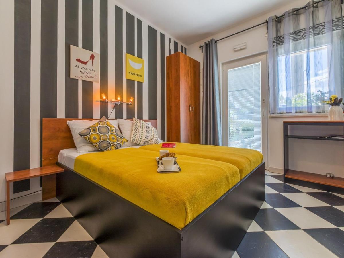 Apartments Rabbit 茨里克韦尼察 外观 照片